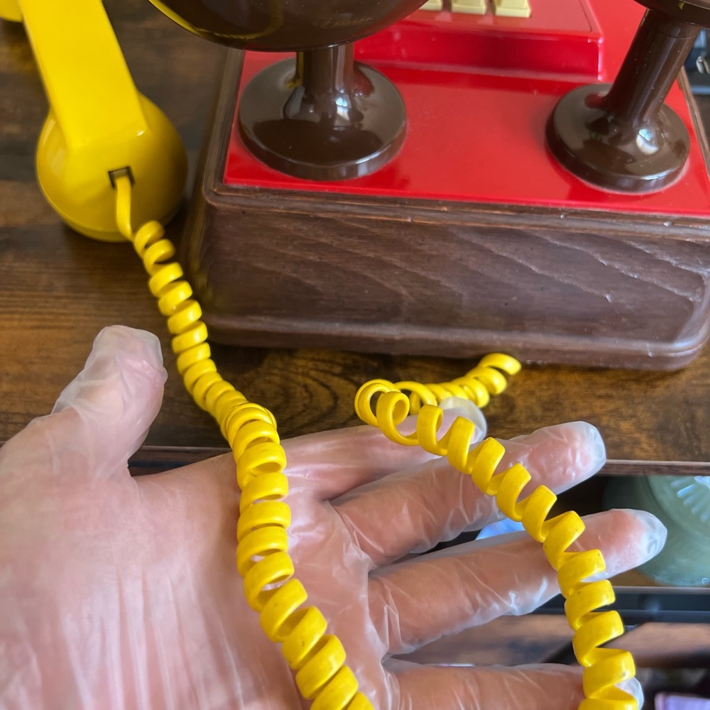 Kermit the Frog Telephone Figurine with Yellow Handset - Picture 5 of 6